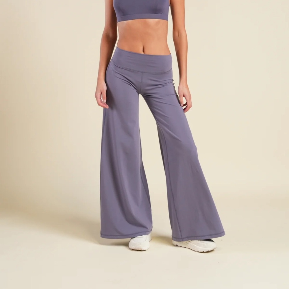 Darc Sport Dual Wolf Forever Wide Leg Energy Pant Iris XS NWT - Picture 6 of 10